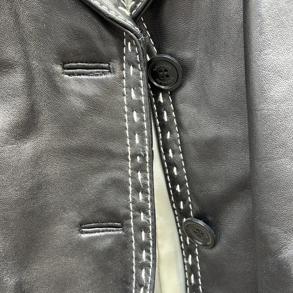 Tahari medium leather jacket!! - Picture 5 of 9
